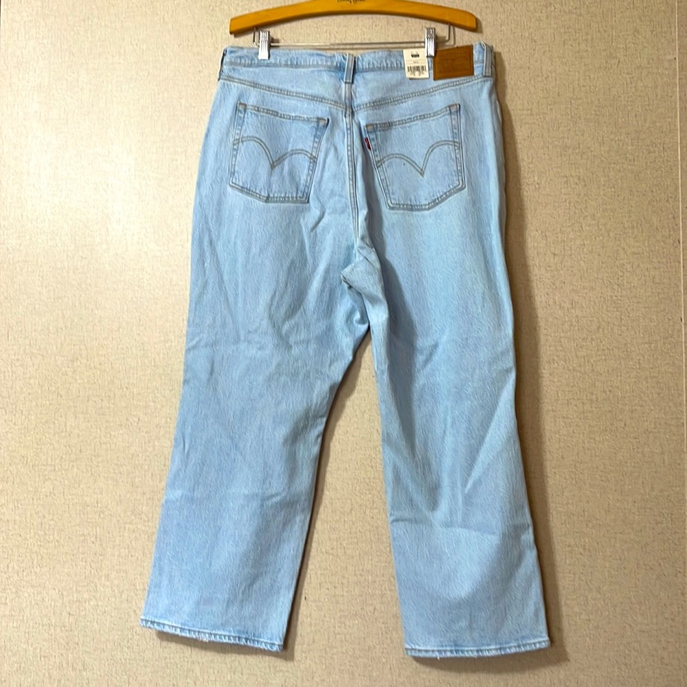 NEW Levi’s Ribcage Super High Rise Distressed Jeans - Picture 6 of 6